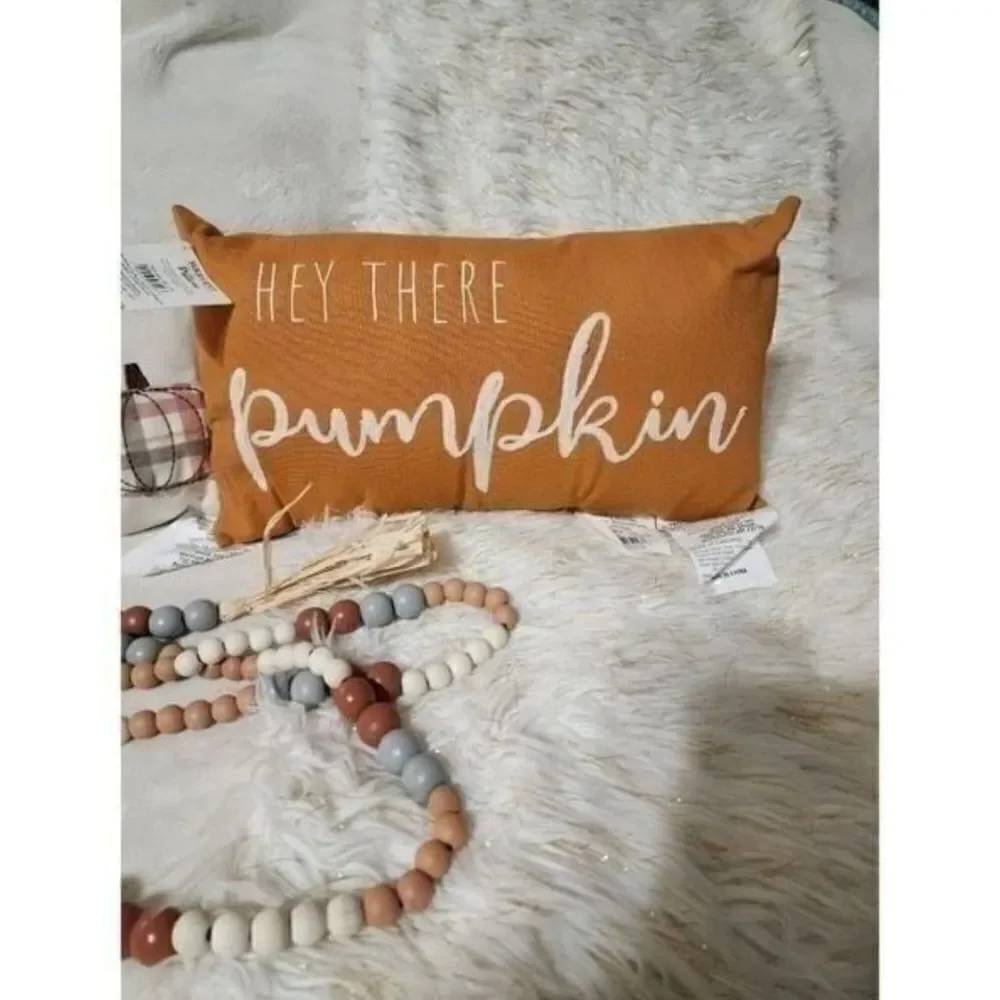 NWT Fall/harvest pumpkin decorative pillows set of 2 and wooden beads garland
